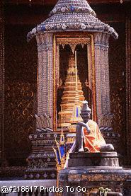 Statue & Grand Palace, Bangkok